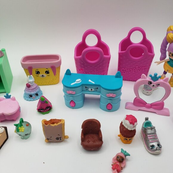 Shopkins Figures Plus Accessories Mixed Lot Seasons Moose Toys Dolls Car / D3 - Picture 5 of 6